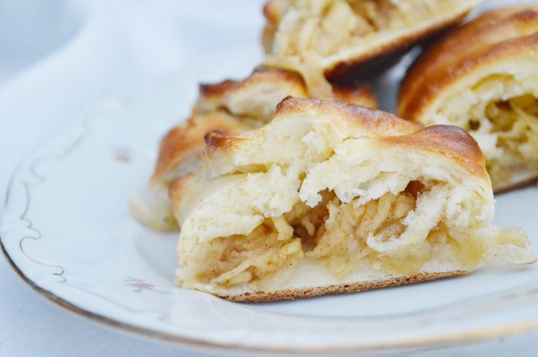 Grated Apple Cinnamon Cake