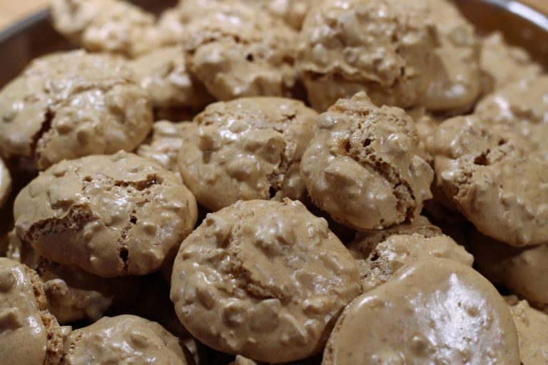 Almond Macaroons -- the Passover Cookies