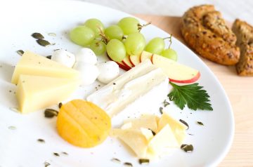 Apple-Cheese Lunch