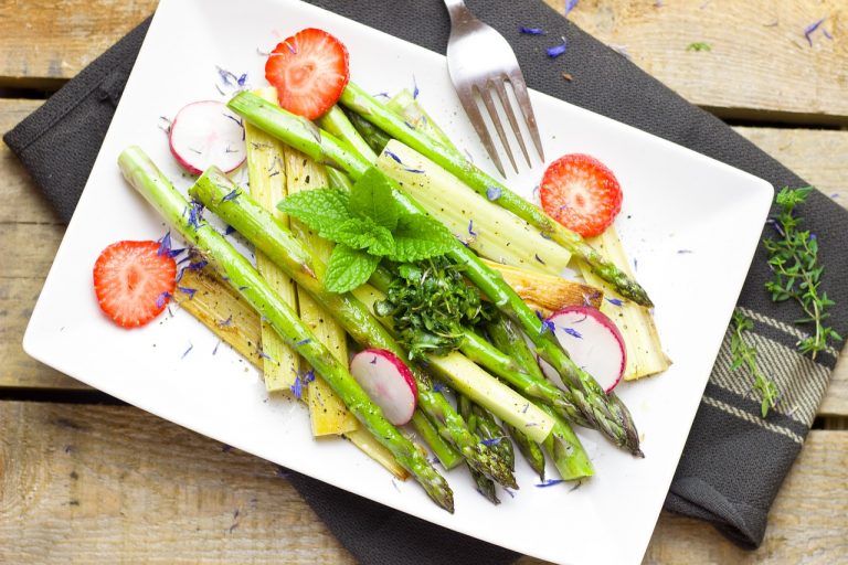 Asparagus Strawberry Salad