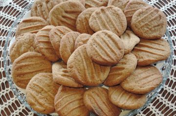 Aunt Clara's Soft Molasses Cookies