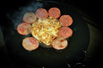 Beef patties with onions