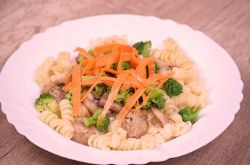 Bow Tie Pasta With Broccoli and Broccoli Sauce