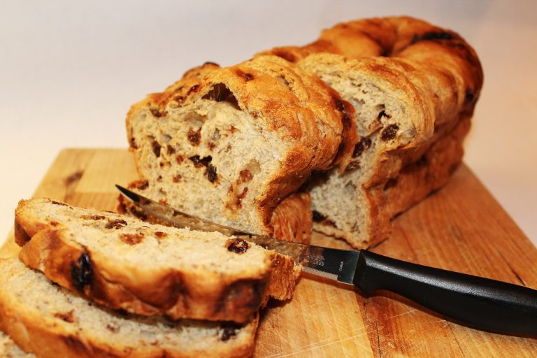 Raisin Bread With Spiced Apple Slices