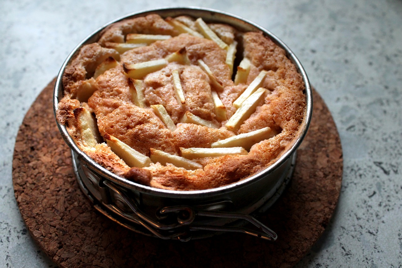 No-Bowl Fresh Apple-Pecan Cake
