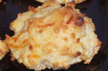 Low Carb Cheddar Biscuit Bites