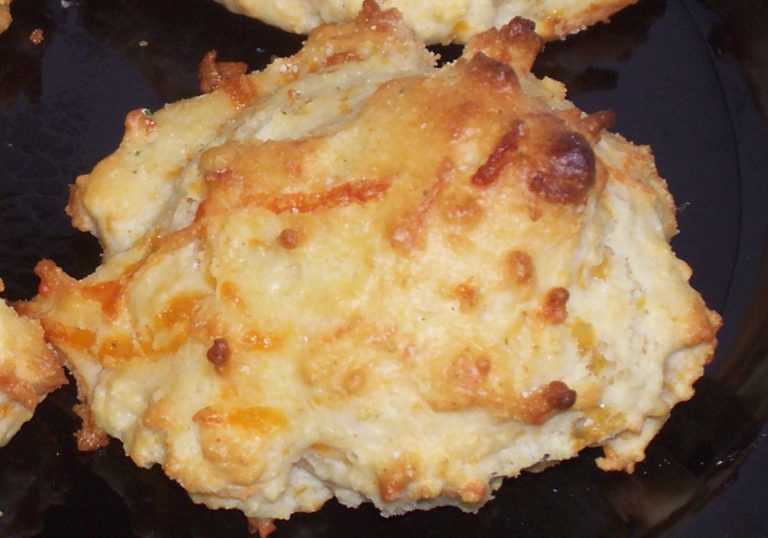 Low Carb Cheddar Biscuit Bites