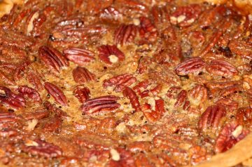 Chee-zee Pecan Pie