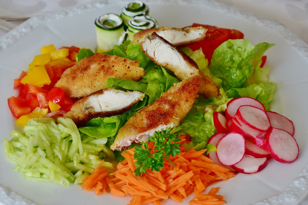 Chicken and Asparagus Salad with Strawberry Dressing