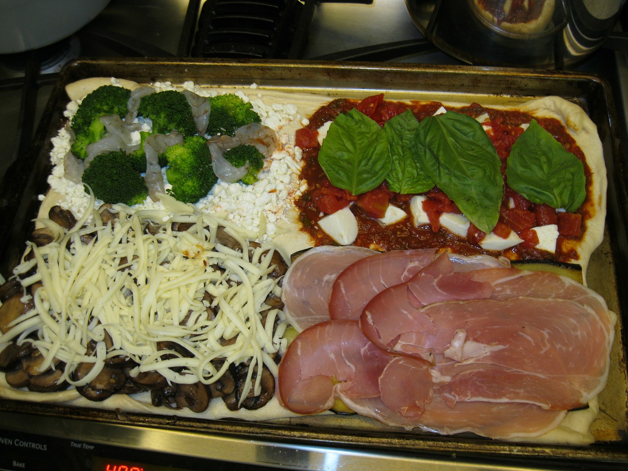 Chicken With Prosciutto and Mushrooms