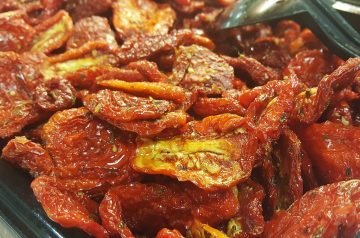 Chicken With Sun-Dried Tomato Dressing