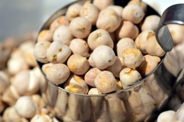 Arroz Amarillo Con Garbanzos (Saffrron Rice With Chickpeas)