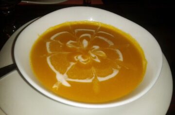 Chilled Curried Yellow Squash Soup