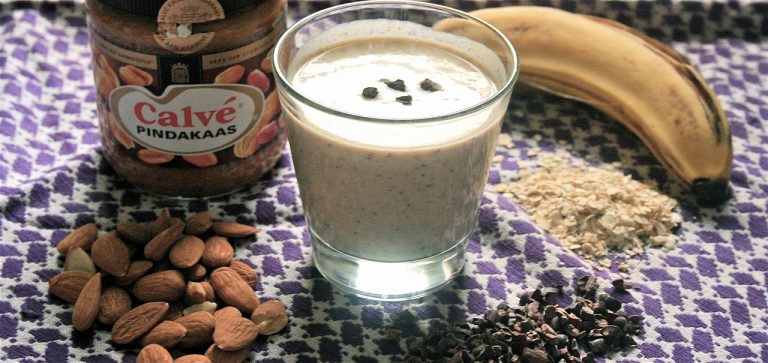 Chocolate Banana Smoothie With a Hint of Peanut
