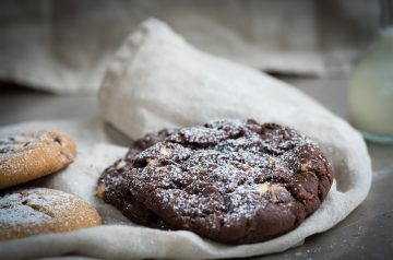 Super-Easy Chocolate Chip Icing Cookie Sandwiches