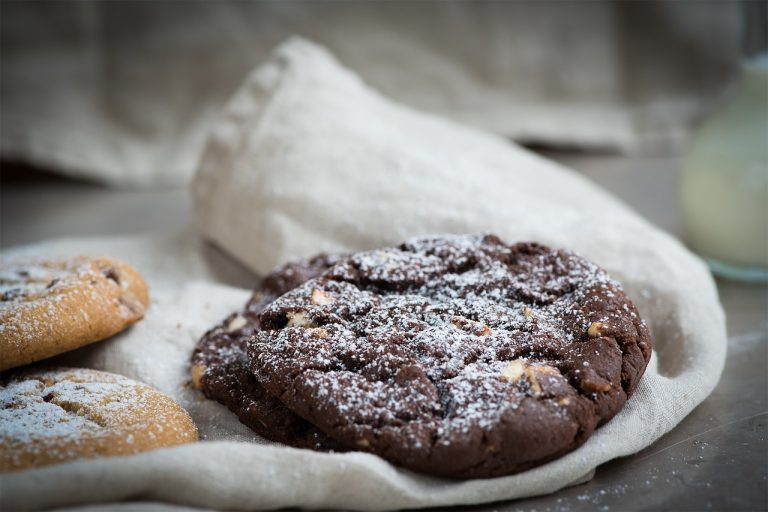 Super-Easy Chocolate Chip Icing Cookie Sandwiches