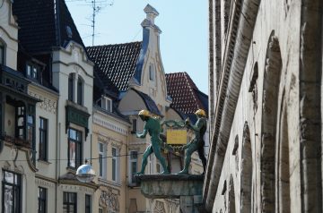 Creamed Chicken 'n Veggies With Biscuit Topping