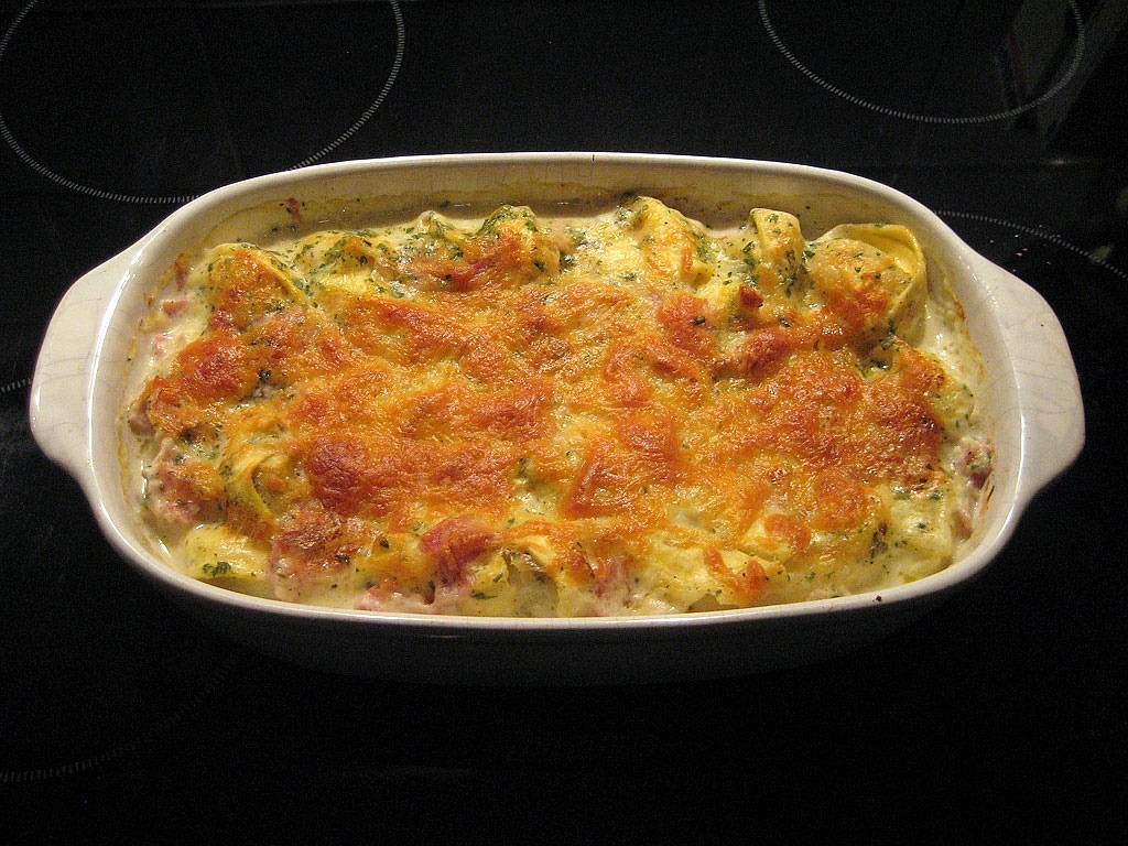 Creamed Spinach and Tortellini Casserole