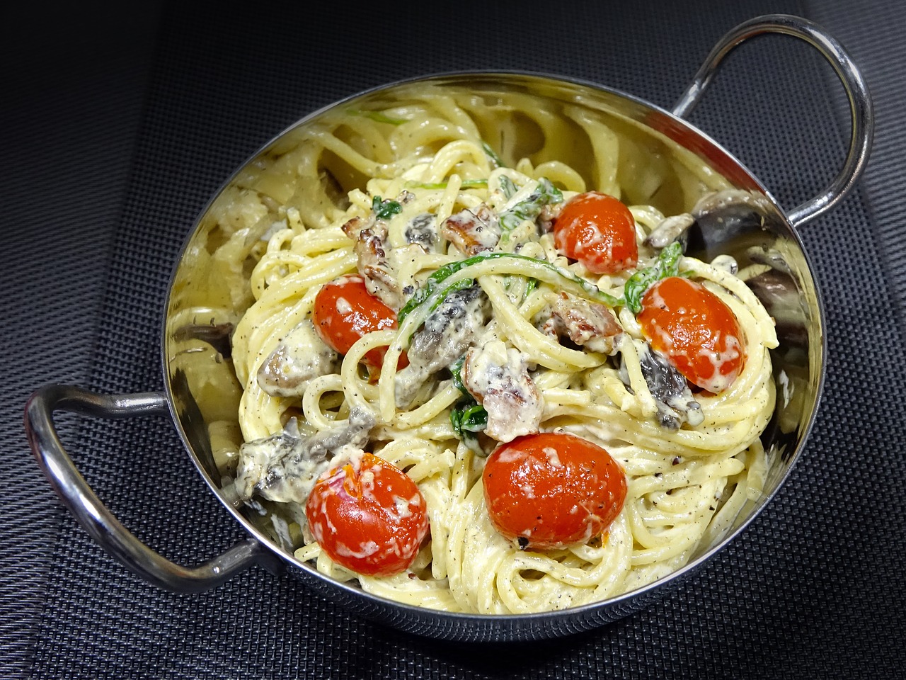 Easy Olive and Mushroom Pasta Saute