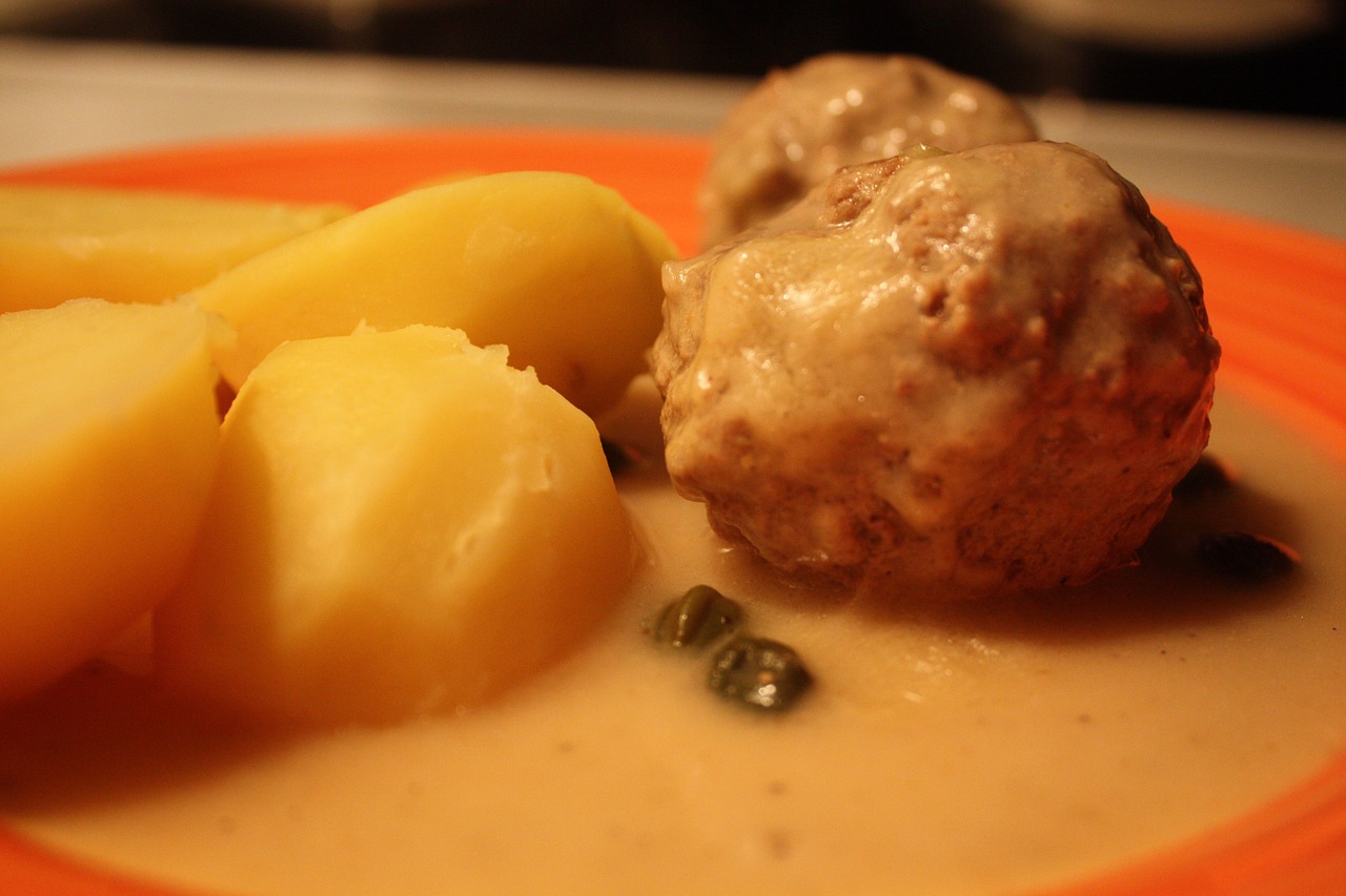 Crunchy Meatballs with Mustard Sauce