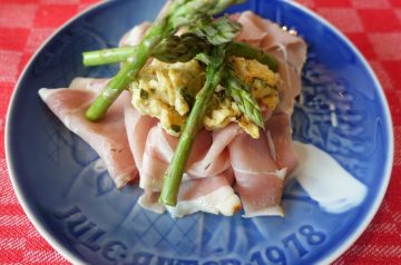 Steamed Asparagus and Mushrooms With Danish Havarti Cheese