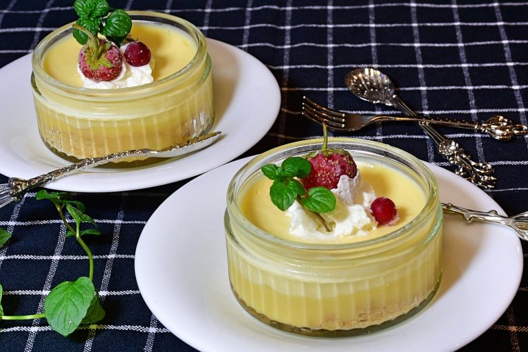 Blueberrries With Lemon Cream