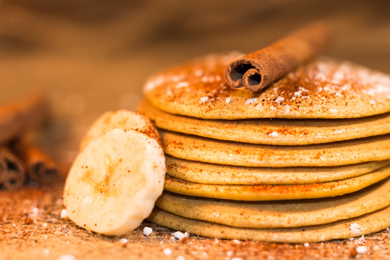 Vegetarian Banana Cinnamon Pancakes