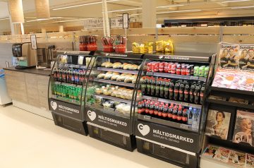 Parmesan Puffs With Marinara Super Easy!