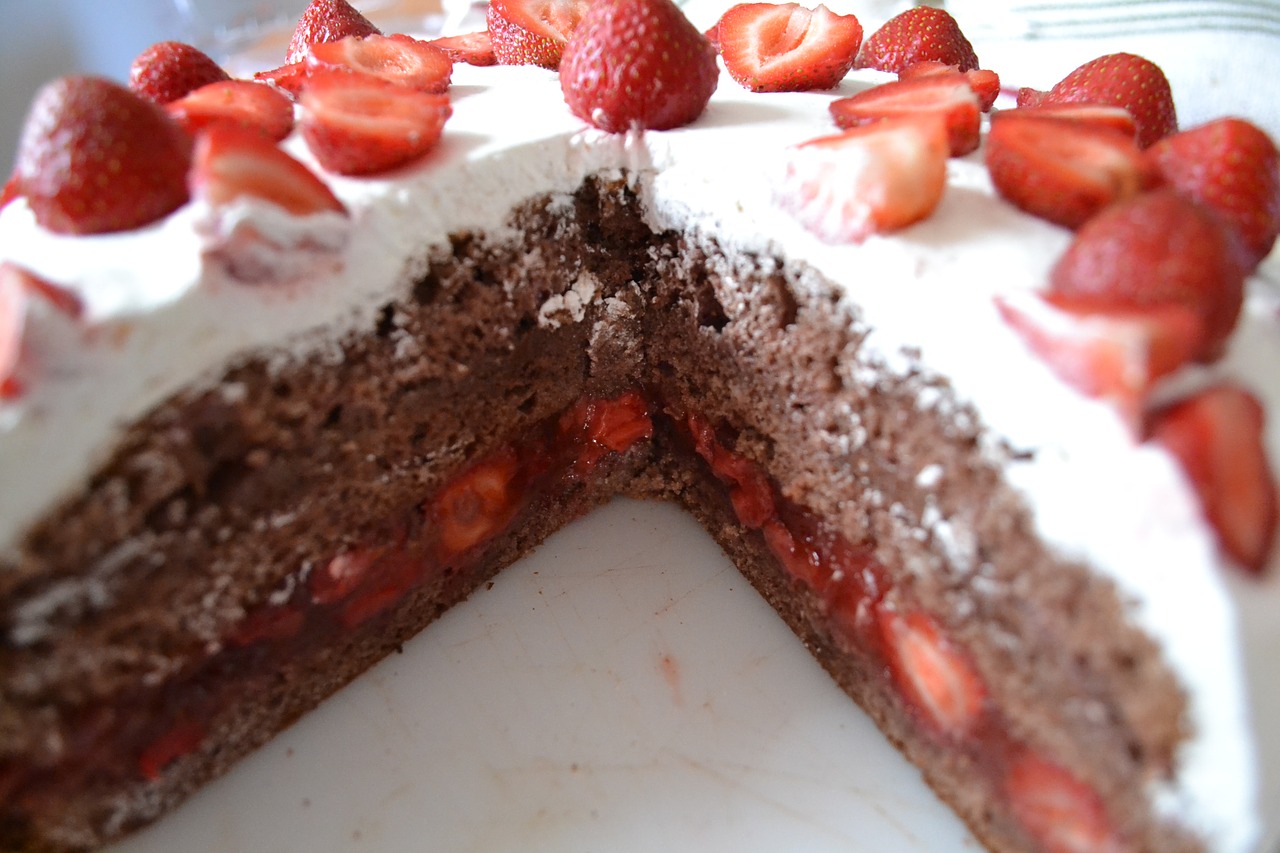 Easy Strawberry Short-Cut Cake