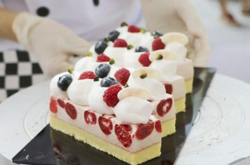 Easy Summer Fruit Cake