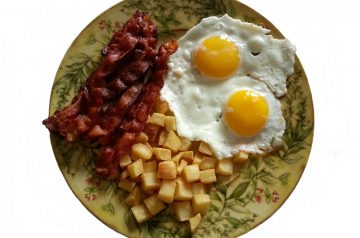 Scalloped Eggs and Bacon