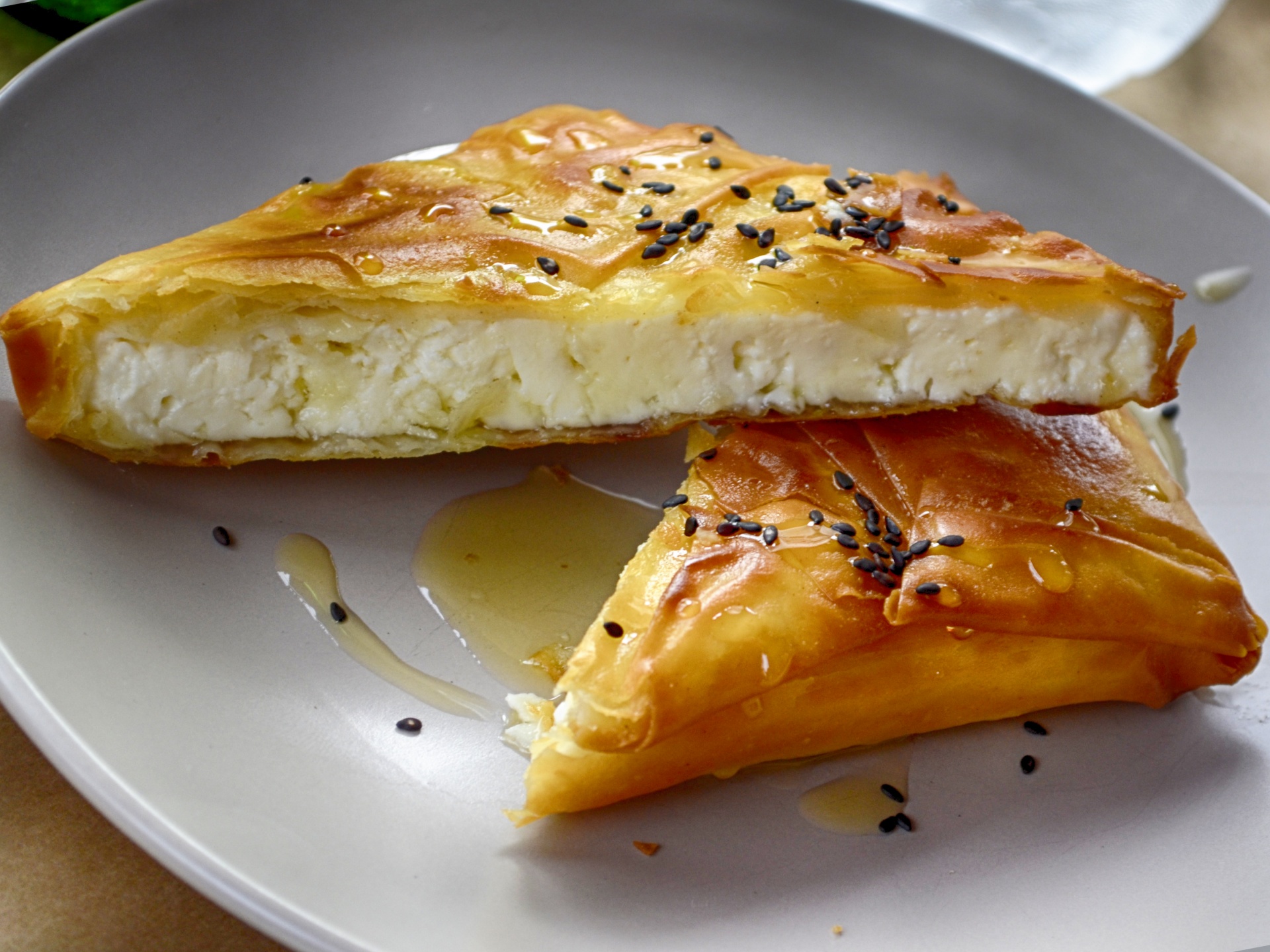 Greek Pizza on Phyllo With Feta and Tomatoes
