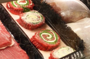 Flank Steak with Garlic Sauce