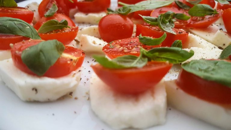 Fresh Mozzarella and Strawberry Salad