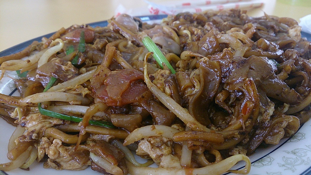 Fried Noodles and Cabbage