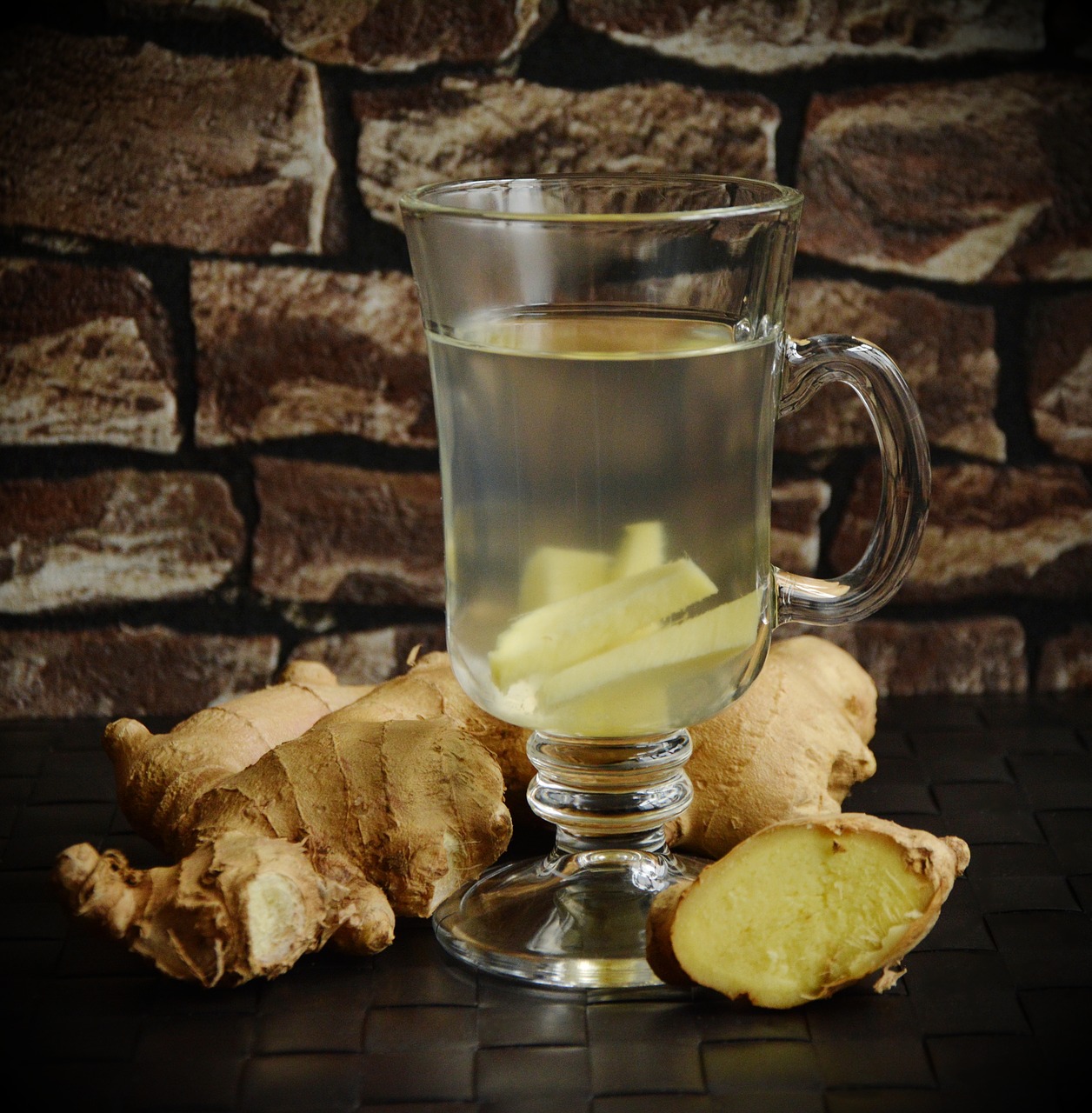 Healing Ginger Detox Tea With Turmeric