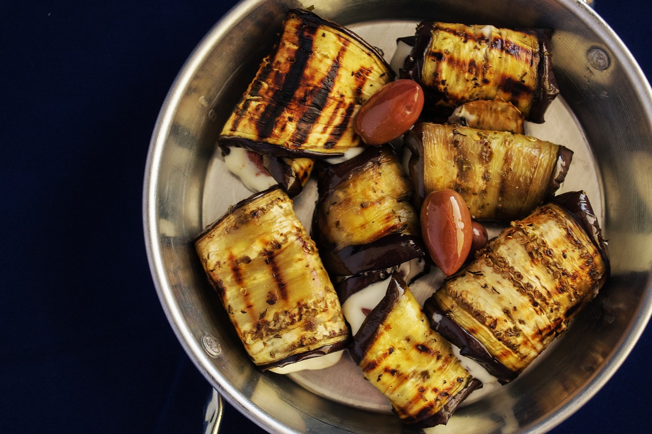 Greek-Style Stuffed Eggplant (Aubergine)