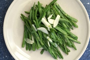 Haricot Vert - French Green Beans With Garlic and Sliced Almonds
