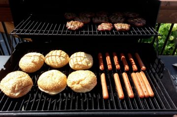 Grilled Burgers With Garden Vegetables