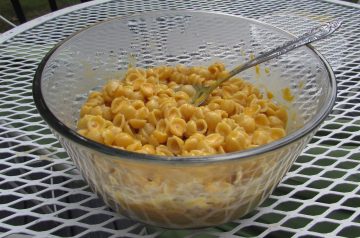 Iron Mike's White Sharp Cheddar N' Ham Macaroni and Cheese