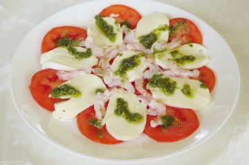 Italian-Style Chef Salad with Creamy Pesto Dressing