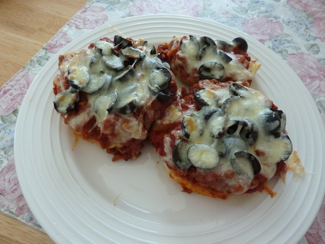 Kate's Easy Chicken Pizza Appetizer