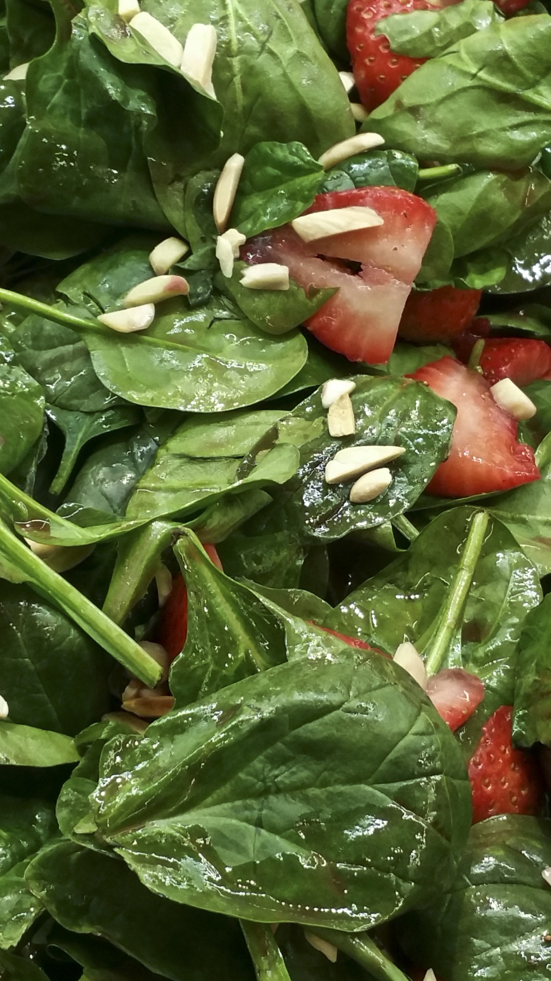 Kiwi Strawberry Spinach Salad