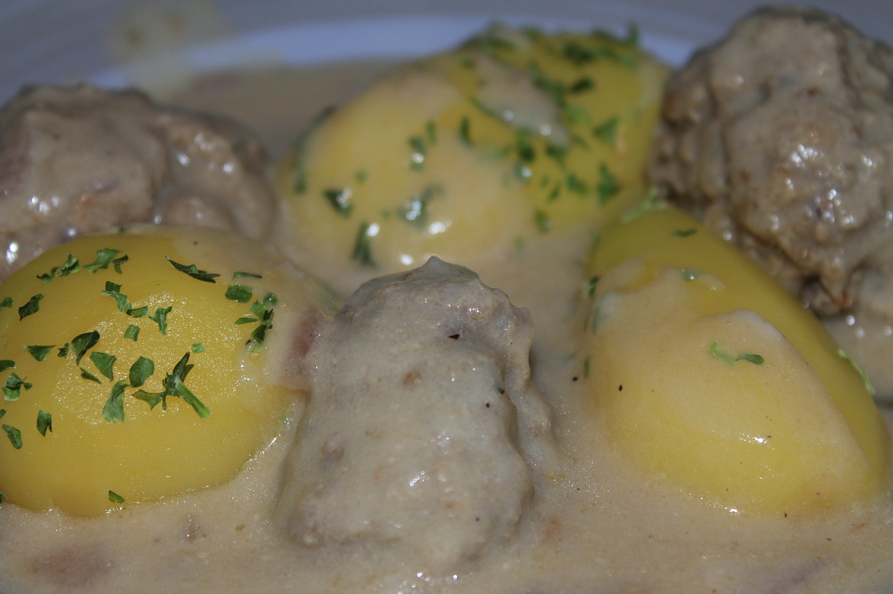 Konigsberger Klopse (German Meatballs in Creamy Caper Sauce)