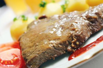 Beef Rib-Eye Roast With Potatoes