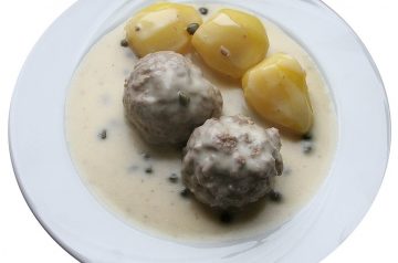 Kummel Klops (German Meatballs)