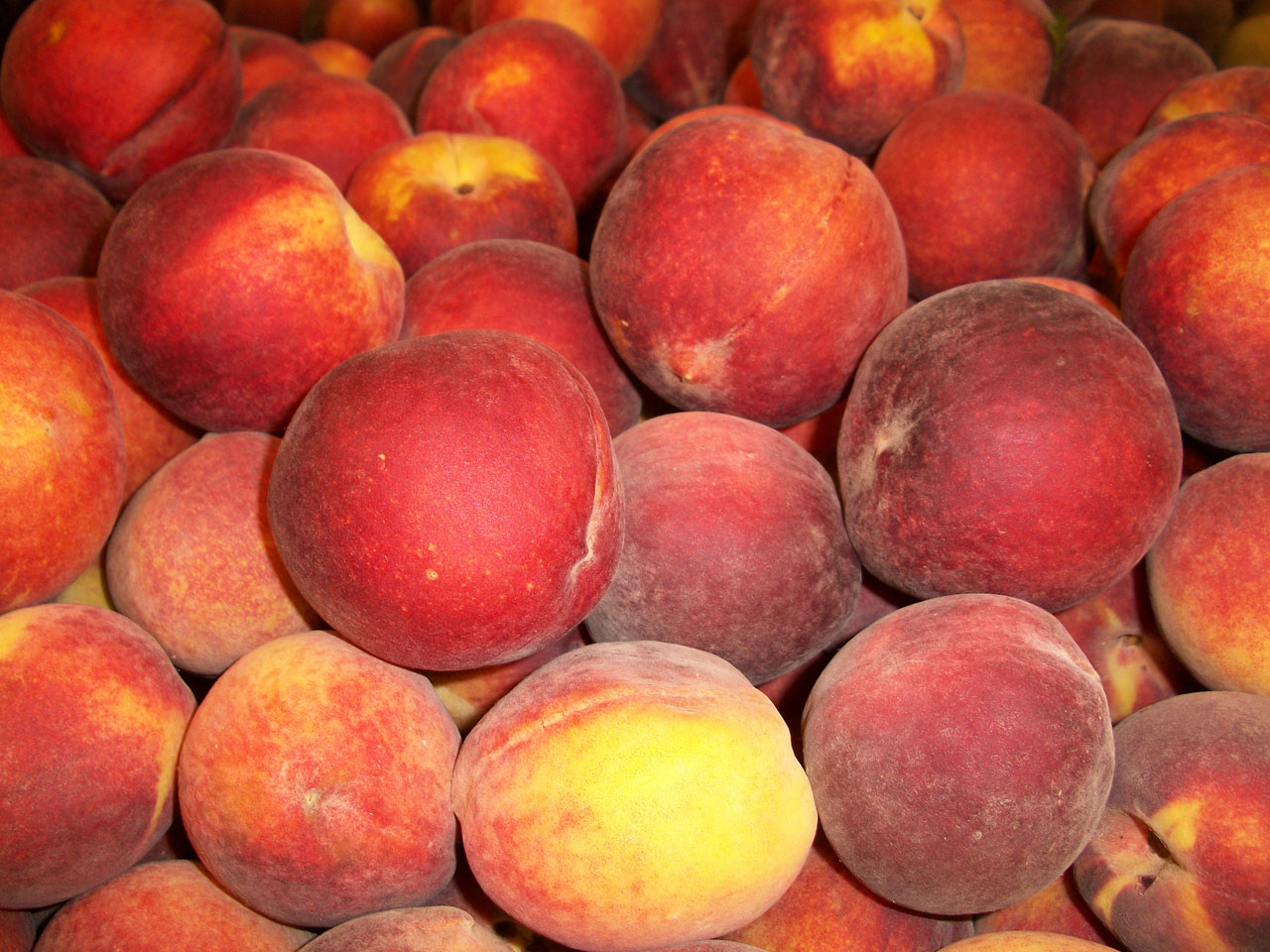 Peaches in Red Wine