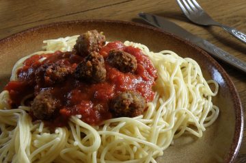 Melting Meatballs with Pasta