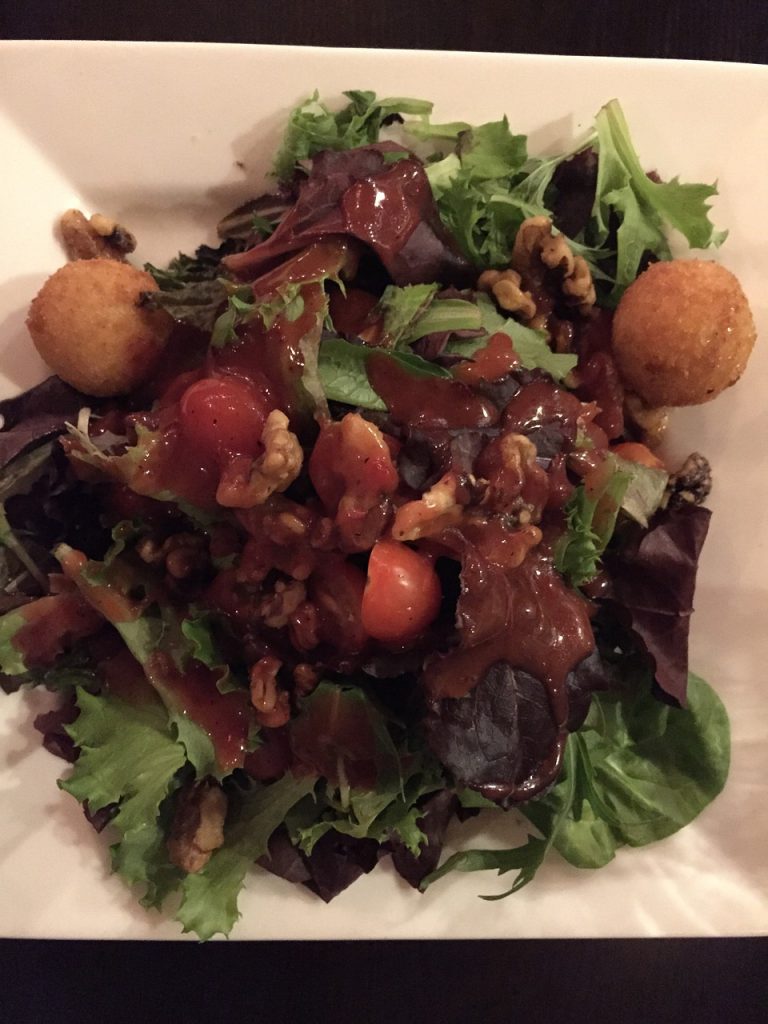 Mixed Greens with Raspberries and Walnuts