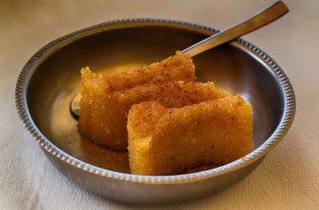 Mom's Quick-n-Easy Kesari (Indian Semolina Sweet Dish)